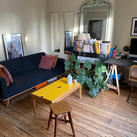 T2 Parisien Avec Balcon פריז